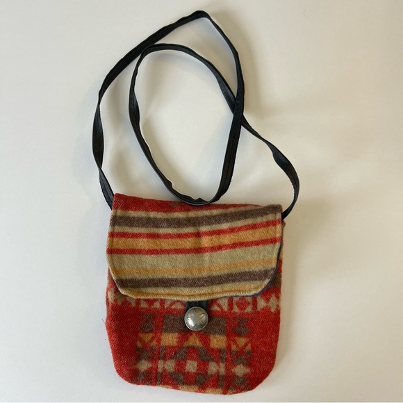 Wool Crossbody Bag Native American-inspired pattern - Picture 1 of 7